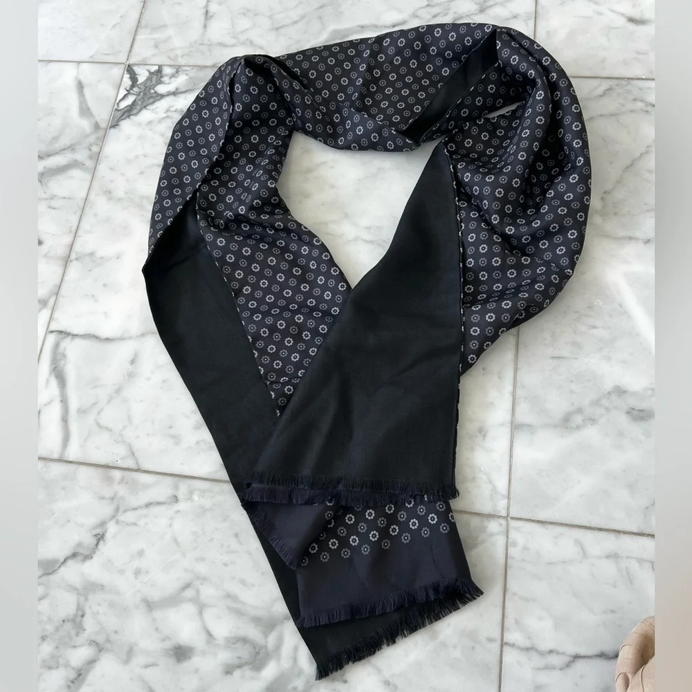 Saks Fifth Avenue 100% Wool Floral Patterned Black Scarf